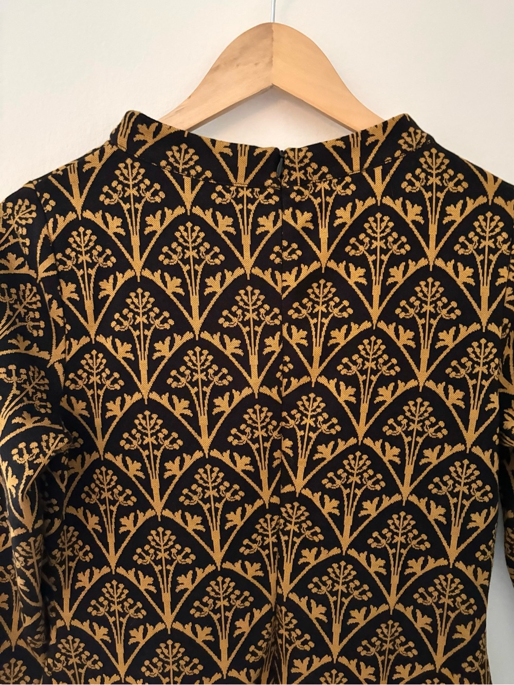 Boden Jacquard Floral Shift Dress - Picture 4 of 5